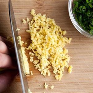 Cách làm cháo gà xé