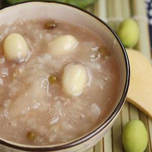 Cách làm cháo hạt sen đậu xanh