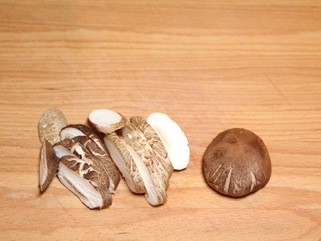 Chào hè với bánh bơ giòn dâu tây thơm ngọt