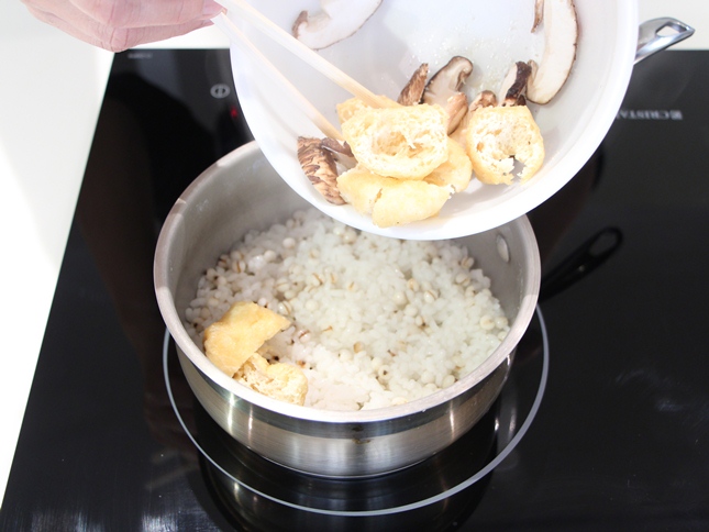 Chào hè với bánh bơ giòn dâu tây thơm ngọt