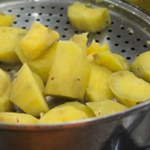 Cách làm cháo khoai lang gan heo