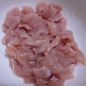 Cách làm cháo khoai lang thịt gà cho bé