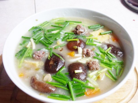 Cháo nấm thịt bò viên