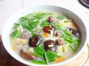 Cháo nấm thịt bò viên