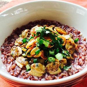 Cách làm cháo nghêu gạo lứt