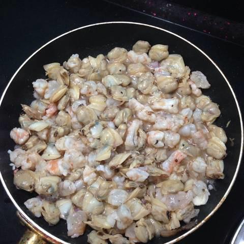 Cách làm cháo nghêu nấu tôm