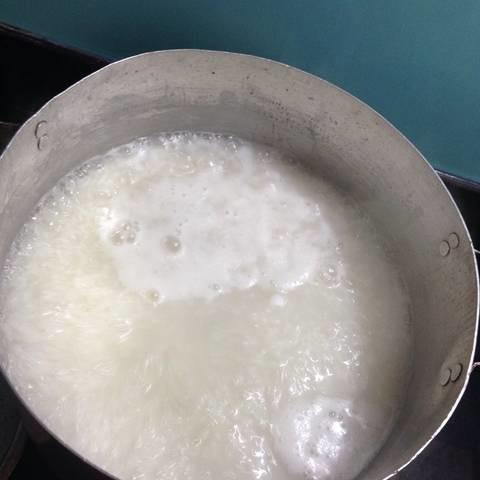 Cách làm cháo nghêu nấu tôm