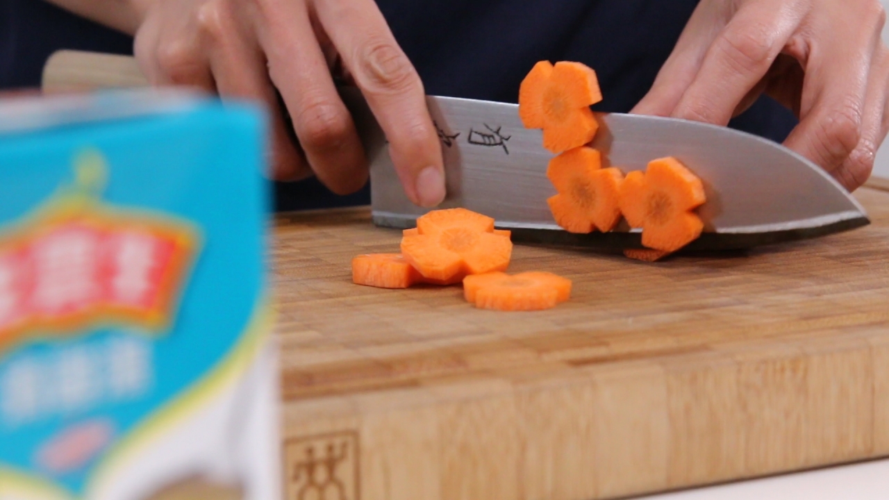 Cháo sườn heo cá khô nấu đậu phộng thơm ngon cho ngày bạn chán cơm