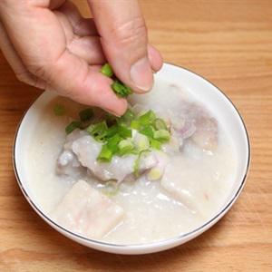 Cách làm cháo sườn khoai môn