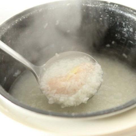 Cách làm cháo thịt gà bằng nồi cơm điện