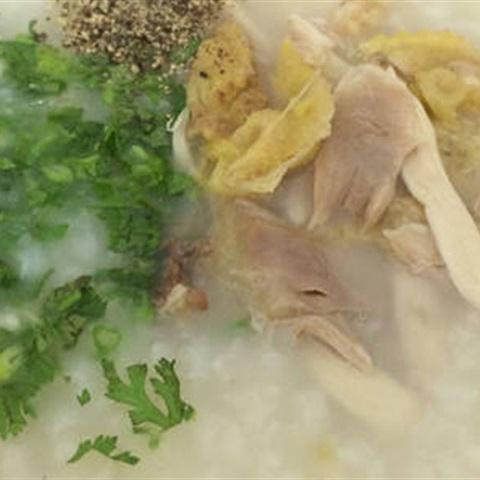 Cách làm cháo thịt gà xé