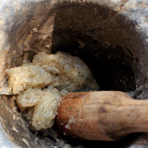 Cách làm chạo tôm bọc mía đường