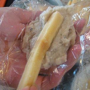 Cách làm chạo tôm bọc mía đường