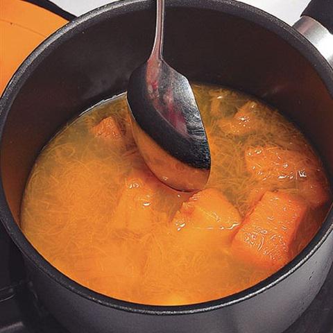 Cách làm chè bí đỏ bột báng