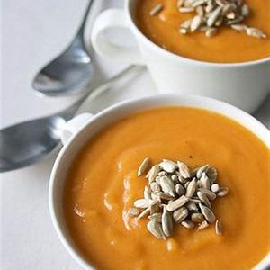 Cách làm chè bí đỏ hương táo