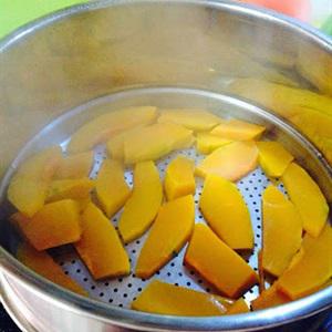 Cách làm chè bí đỏ trái cây