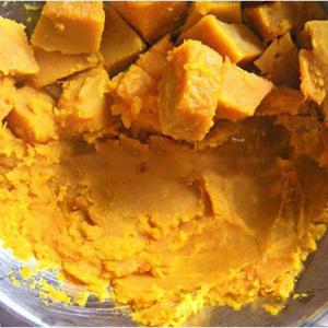 Cách làm chè bí đỏ trái cây