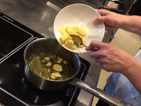 Chế biến món nước soda dưa hấu và chanh xua tan cái nóng