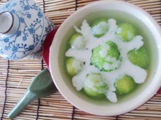 Chè bột báng lá dứa đậu xanh