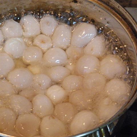 Cách làm chè bột lọc bọc đậu phộng