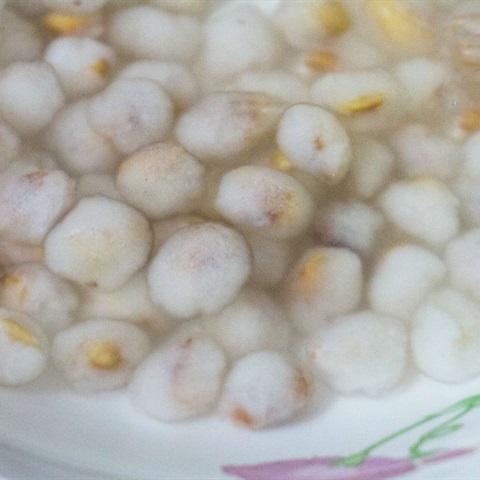 Cách làm chè bột lọc bọc hạt đậu phộng