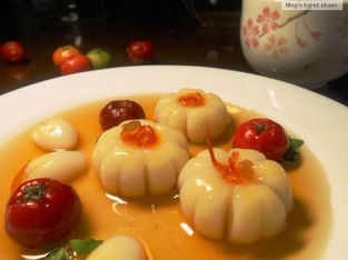 Chè bột lọc bọc mứt hoa hồng