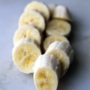 Cách làm chè chuối với hạt dẻ