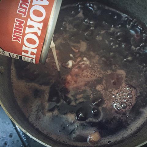 Cách làm chè chuối nếp cẩm tại nhà