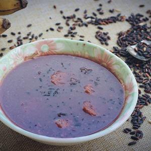 Cách làm chè chuối nếp cẩm tại nhà