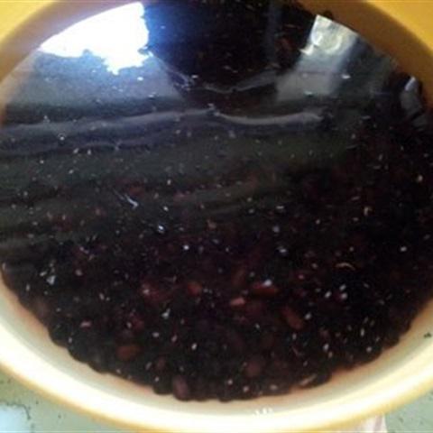 Cách làm chè đậu đen kiểu Thái