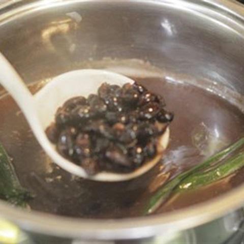 Cách làm chè đậu đen kiểu Thái