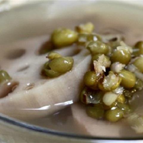 Cách làm chè đậu xanh củ sen