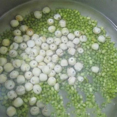 Cách làm chè đậu xanh hạt sen