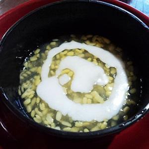 Cách làm chè đậu xanh nấu bột sắn dây