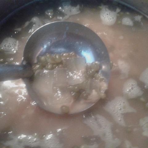 Cách làm chè đậu xanh nấu nha đam