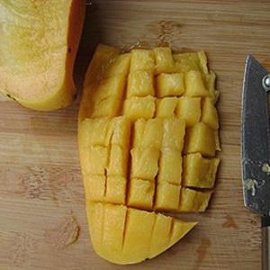 Cách làm chè đậu xoài với sữa chua