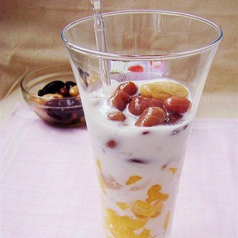 Cách làm chè đậu xoài với sữa chua