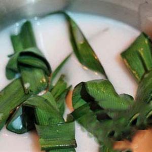 Cách làm chè hạt lựu nước cốt dừa