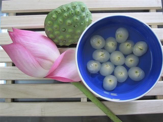 Chè hạt sen long nhãn