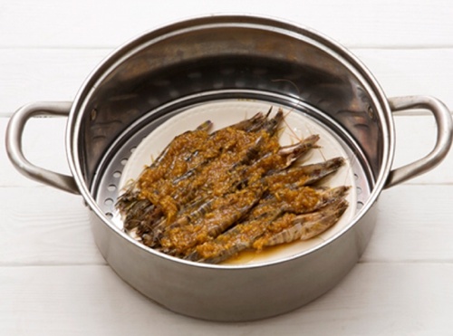 Chè hạt sen long nhãn thơm mát xua tan nắng hè