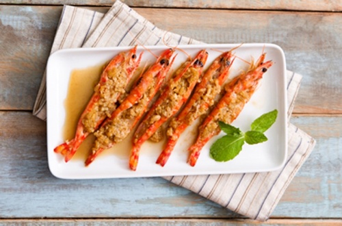 Chè hạt sen long nhãn thơm mát xua tan nắng hè