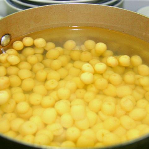 Cách làm chè hạt sen nấu đường phèn