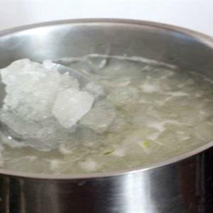 Cách làm chè hạt sen nấu nha đam