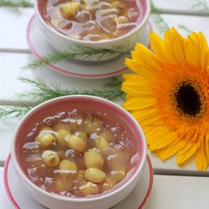 Cách làm chè hạt sen nấu nha đam