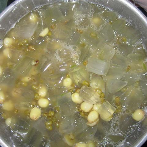 Cách làm chè hạt sen nha đam