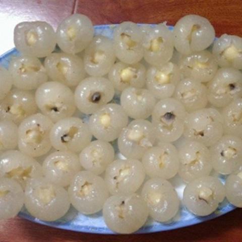 Cách làm chè hạt sen nhãn lồng