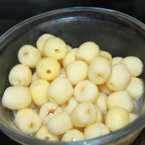 Cách làm chè hạt sen nhãn nhục táo đỏ