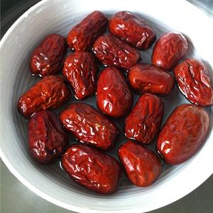 Cách làm chè hạt sen nhãn nhục táo đỏ