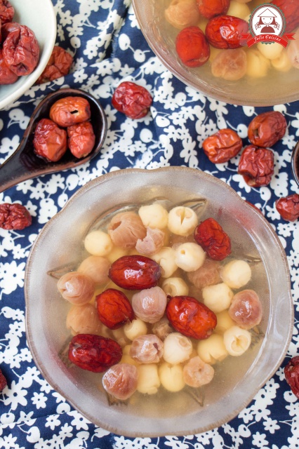 Chè hạt sen táo đỏ