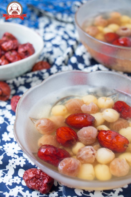 Chè hạt sen táo đỏ